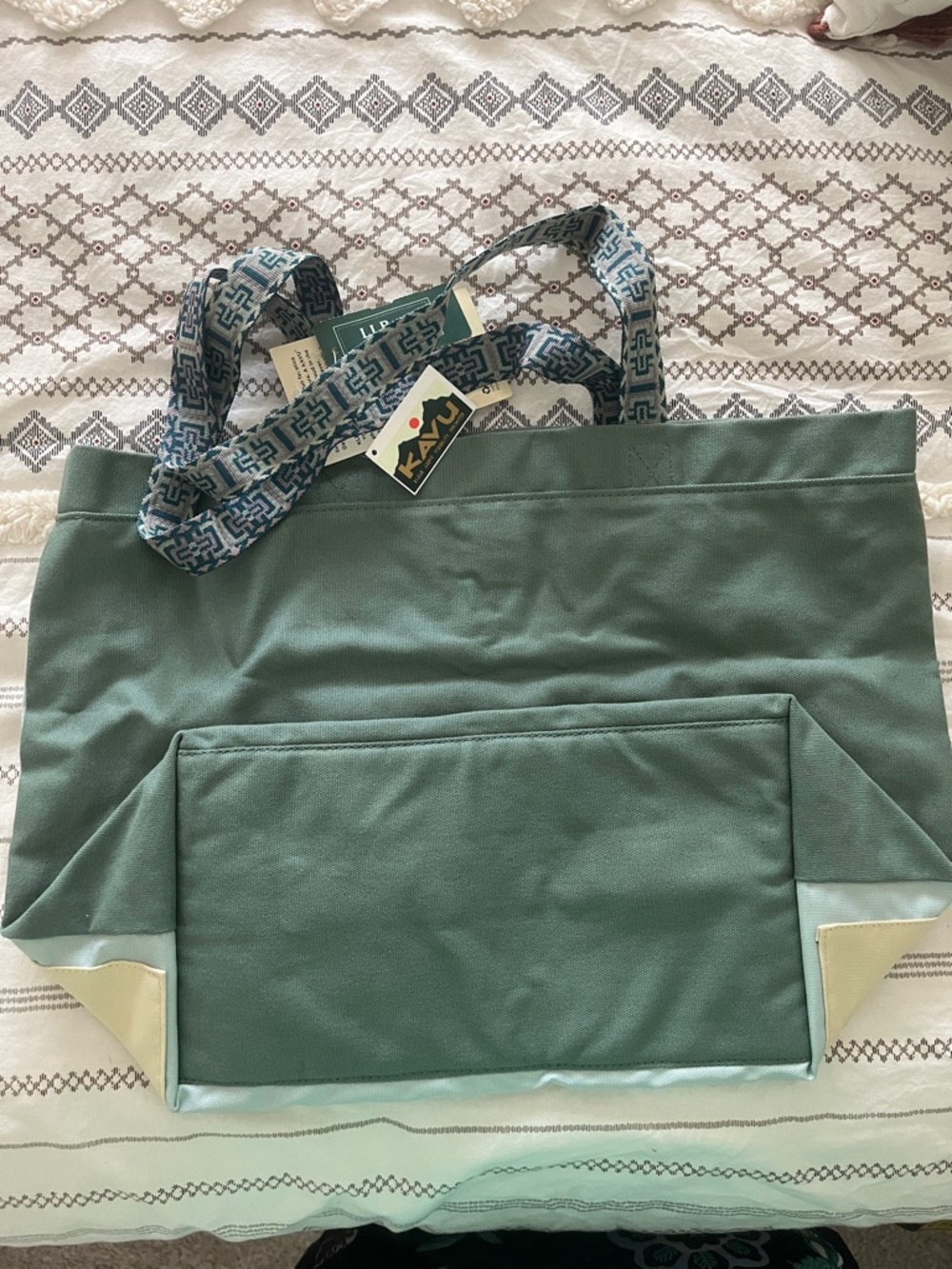 Kavu Two-Tone Mint Green & Cream Canvas Tote - Picture 4 of 4